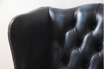 中古　超美品　イギリスハンドメイド　ディスティンクティブ チェスターフィールド(DISTINCTIVE CHESTERFIELDS)　本革(レザー)　重厚感のある佇まいが魅力的なウイングバックチェア(ウィングバックチェア、1人掛けソファ、1P、アームチェア)(定価約30万円)(R-065396)
