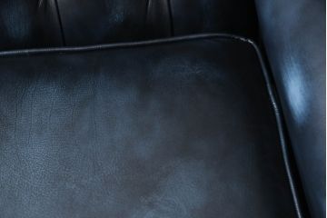 中古　超美品　イギリスハンドメイド　ディスティンクティブ チェスターフィールド(DISTINCTIVE CHESTERFIELDS)　本革(レザー)　重厚感のある佇まいが魅力的なウイングバックチェア(ウィングバックチェア、1人掛けソファ、1P、アームチェア)(定価約30万円)(R-065396)