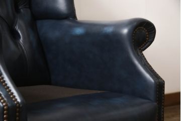 中古　超美品　イギリスハンドメイド　ディスティンクティブ チェスターフィールド(DISTINCTIVE CHESTERFIELDS)　本革(レザー)　重厚感のある佇まいが魅力的なウイングバックチェア(ウィングバックチェア、1人掛けソファ、1P、アームチェア)(定価約30万円)(R-065396)