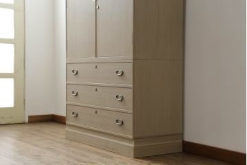 中古　伝統工芸士　熊倉由蔵作　凛とした佇まいが魅力の加茂総桐箪笥(胴厚、四方丸、桐たんす、着物箪笥、和タンス、引き出し、衣装箪笥)(R-065397)