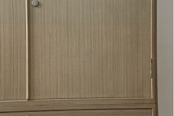 中古　伝統工芸士　熊倉由蔵作　凛とした佇まいが魅力の加茂総桐箪笥(胴厚、四方丸、桐たんす、着物箪笥、和タンス、引き出し、衣装箪笥)(R-065397)