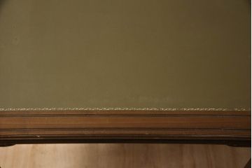 中古　美品　イタリア高級家具　メデア(Medea)　アールヌーボー　クラシカルな佇まいが魅力的なレザートップデスク(アールヌーヴォー、ワークデスク、机、テーブル、作業台、在宅用、在宅ワーク用)(R-065398)