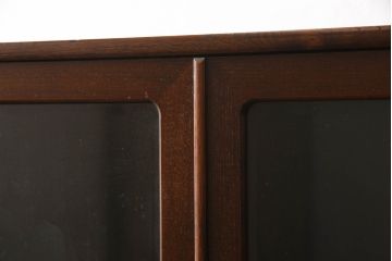 中古　美品　最高級品　指物工芸家具　欅(ケヤキ)材　柾目と板目が美しい総漆塗りの収納棚(ブックケース、本箱、書棚、キャビネット、戸棚、飾り棚)(定価推定約90万円)(R-065407)