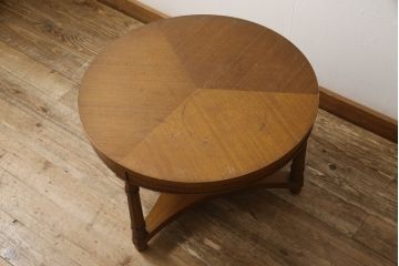 中古　DREXEL HERITAGE(ドレクセルヘリテイジ)　クラシカルな佇まいが目を惹くローテーブル(カフェテーブル、コーヒーテーブル、センターテーブル、ラウンドテーブル)(R-065409)