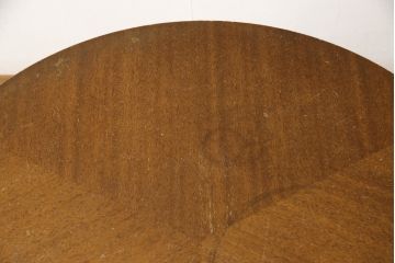 中古　DREXEL HERITAGE(ドレクセルヘリテイジ)　クラシカルな佇まいが目を惹くローテーブル(カフェテーブル、コーヒーテーブル、センターテーブル、ラウンドテーブル)(R-065409)
