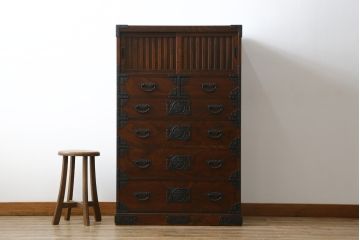 中古　駿河民芸　品の良い牡丹の金具が和の雰囲気を高める和箪笥(収納たんす、整理タンス、衣装箪笥、引き出し)(R-065410)