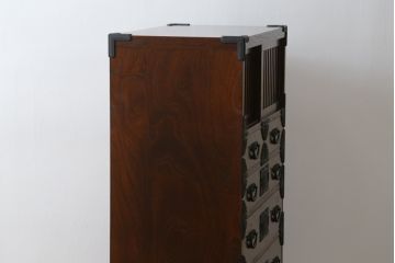 中古　駿河民芸　品の良い牡丹の金具が和の雰囲気を高める和箪笥(収納たんす、整理タンス、衣装箪笥、引き出し)(R-065410)