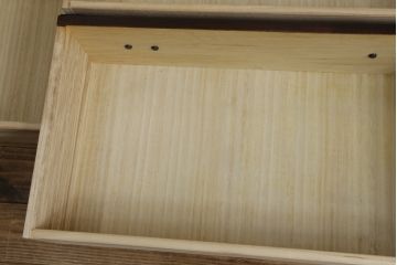 中古　駿河民芸　品の良い牡丹の金具が和の雰囲気を高める和箪笥(収納たんす、整理タンス、衣装箪笥、引き出し)(R-065410)