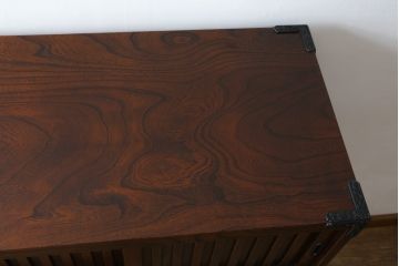 中古　駿河民芸　品の良い牡丹の金具が和の雰囲気を高める和箪笥(収納たんす、整理タンス、衣装箪笥、引き出し)(R-065410)