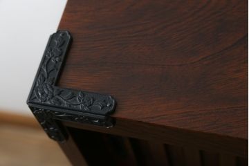 中古　駿河民芸　品の良い牡丹の金具が和の雰囲気を高める和箪笥(収納たんす、整理タンス、衣装箪笥、引き出し)(R-065410)