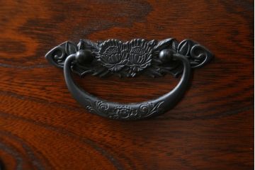 中古　駿河民芸　品の良い牡丹の金具が和の雰囲気を高める和箪笥(収納たんす、整理タンス、衣装箪笥、引き出し)(R-065410)