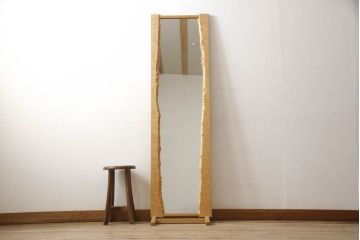 中古　美品　純木家具　楓(カエデ)材　鳥眼杢(バーズアイ)　木本来の趣がお楽しみいただけるスタンドミラー(姿見、ドレッシングミラー、鏡)(R-065413)