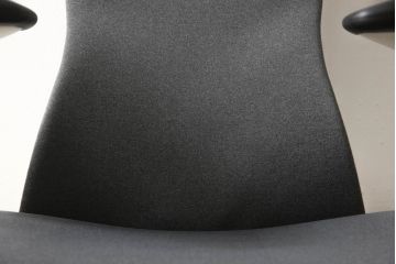 中古　極美品　Herman Miller(ハーマンミラー)　Embody Chairs　Bill Stumpf・Jeff Weber　ホワイトフレームがお洒落!座り心地を追求したエンボディチェア(ゲーミングチェア、オフィスチェア、アームチェア、ワークチェア、ビル・スタンフ、ジェフ・ウェバー)(定価約25万円)(R-065415)