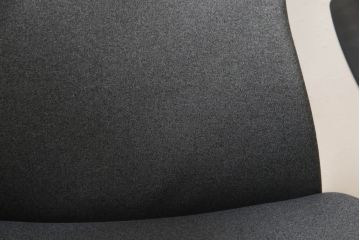 中古　極美品　Herman Miller(ハーマンミラー)　Embody Chairs　Bill Stumpf・Jeff Weber　ホワイトフレームがお洒落!座り心地を追求したエンボディチェア(ゲーミングチェア、オフィスチェア、アームチェア、ワークチェア、ビル・スタンフ、ジェフ・ウェバー)(定価約25万円)(R-065415)