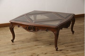中古　アメリカ製　ガラス天板　クラシカルなデザインが魅力のセンターテーブル(リビングテーブル、ローテーブル、フロアテーブル、センチュリー社)(R-065418)