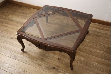 中古　アメリカ製　ガラス天板　クラシカルなデザインが魅力のセンターテーブル(リビングテーブル、ローテーブル、フロアテーブル、センチュリー社)(R-065418)