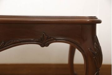 中古　アメリカ製　ガラス天板　クラシカルなデザインが魅力のセンターテーブル(リビングテーブル、ローテーブル、フロアテーブル、センチュリー社)(R-065418)