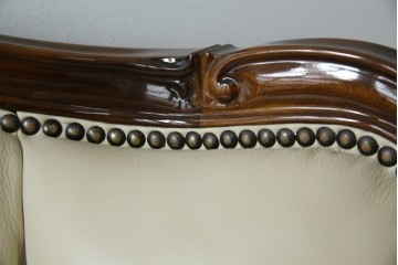 中古　美品　モリシゲ(MORISHIGE/森繁)　ロイヤルクィーン　優雅なデザインが魅力的な1Pソファ　定価約108万9千円　(R-065423)