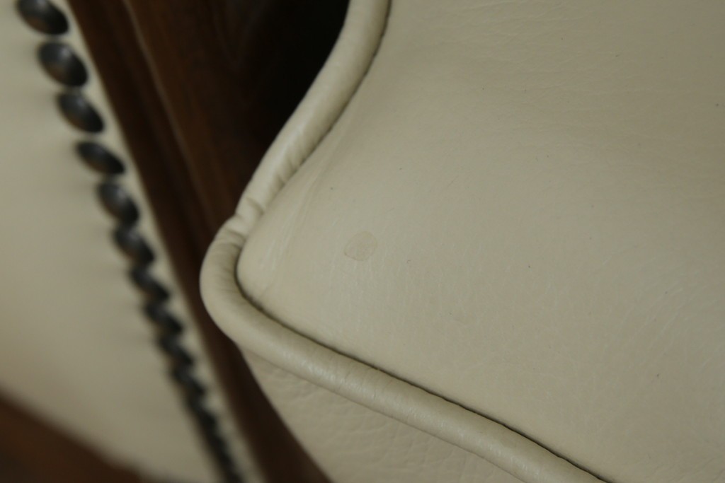 中古　美品　モリシゲ(MORISHIGE/森繁)　ロイヤルクィーン　優雅なデザインが魅力的な1Pソファ　定価約108万9千円　(R-065423)