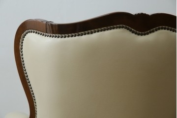 中古　美品　モリシゲ(MORISHIGE/森繁)　ロイヤルクィーン　優雅なデザインが魅力的な1Pソファ　定価約108万9千円　(R-065423)