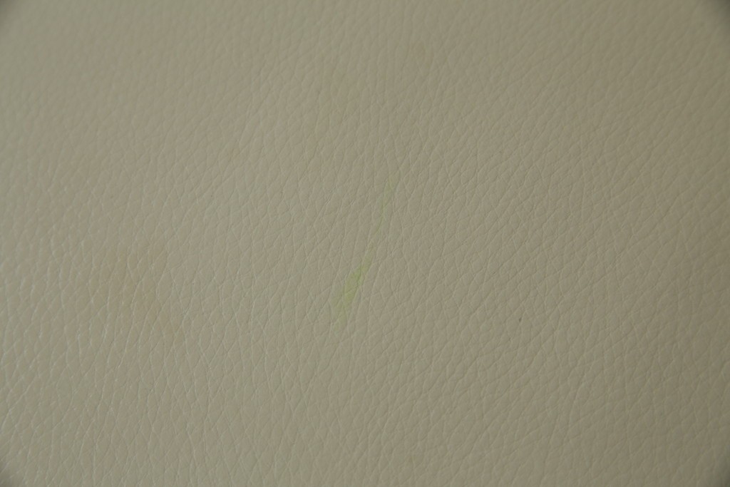 中古　美品　モリシゲ(MORISHIGE/森繁)　ロイヤルクィーン　優雅なデザインが魅力的な1Pソファ　定価約108万9千円　(R-065423)