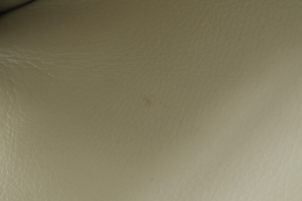 中古　美品　モリシゲ(MORISHIGE/森繁)　ロイヤルクィーン　優雅なデザインが魅力的な1Pソファ　定価約108万9千円　(R-065423)