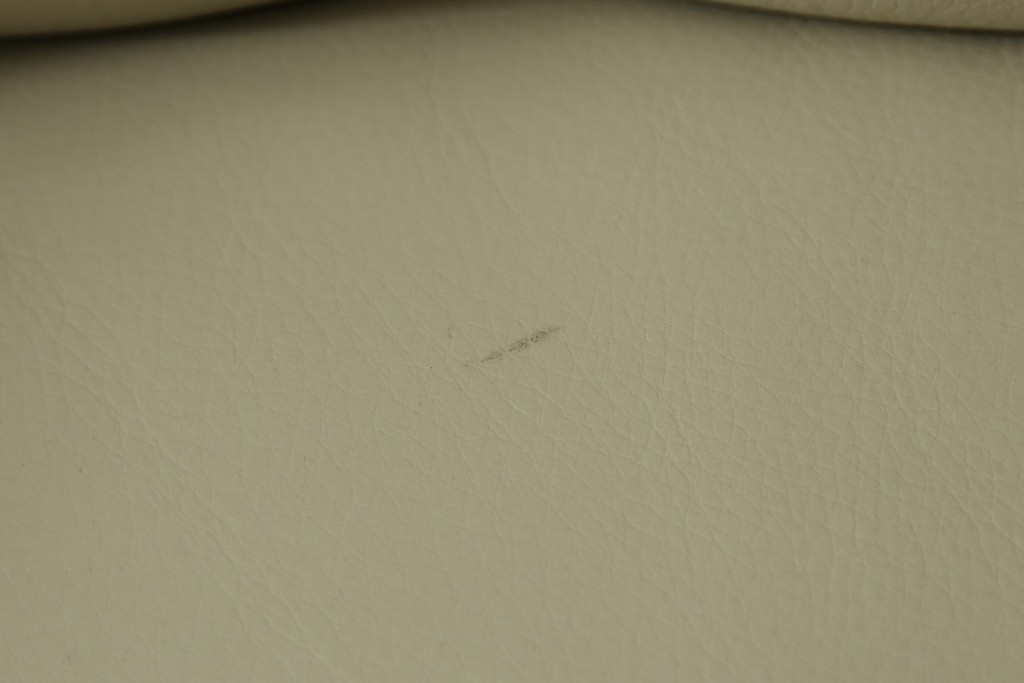 中古　美品　モリシゲ(MORISHIGE/森繁)　ロイヤルクィーン　優雅なデザインが魅力的な1Pソファ　定価約108万9千円　(R-065423)