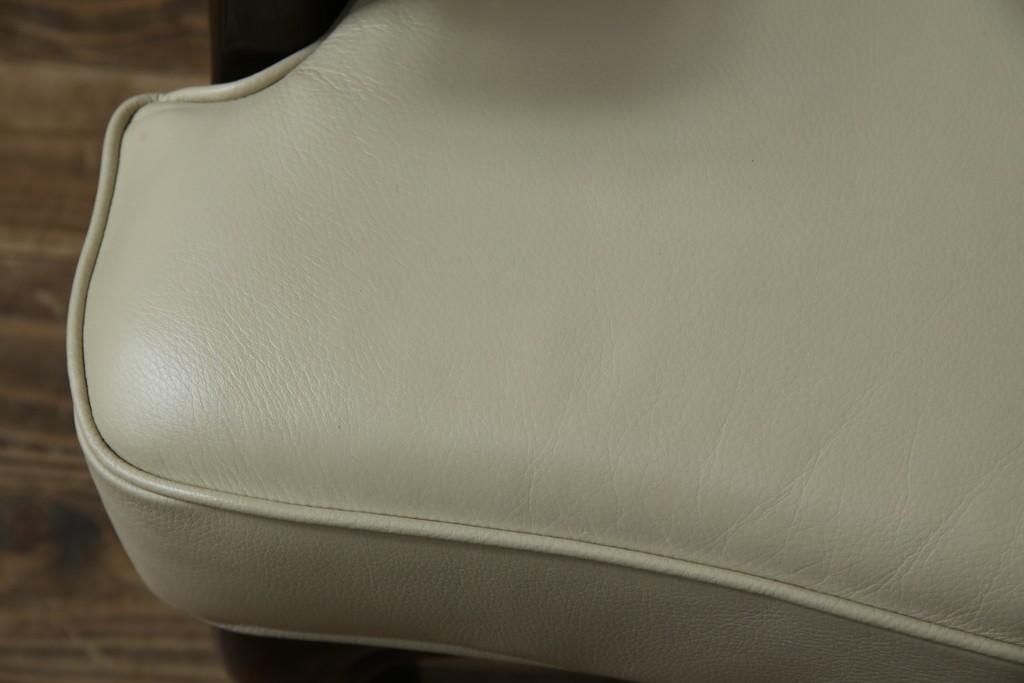 中古　美品　モリシゲ(MORISHIGE/森繁)　ロイヤルクィーン　優雅なデザインが魅力的な1Pソファ　定価約108万9千円　(R-065423)