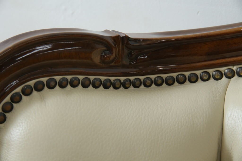 中古　美品　モリシゲ(MORISHIGE/森繁)　ロイヤルクィーン　優雅なデザインが魅力的な1Pソファ　定価約108万9千円　(R-065423)