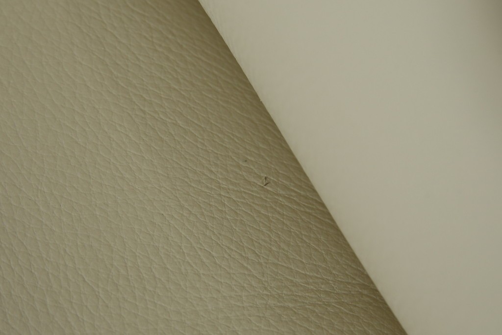 中古　美品　モリシゲ(MORISHIGE/森繁)　ロイヤルクィーン　優雅なデザインが魅力的な1Pソファ　定価約108万9千円　(R-065423)