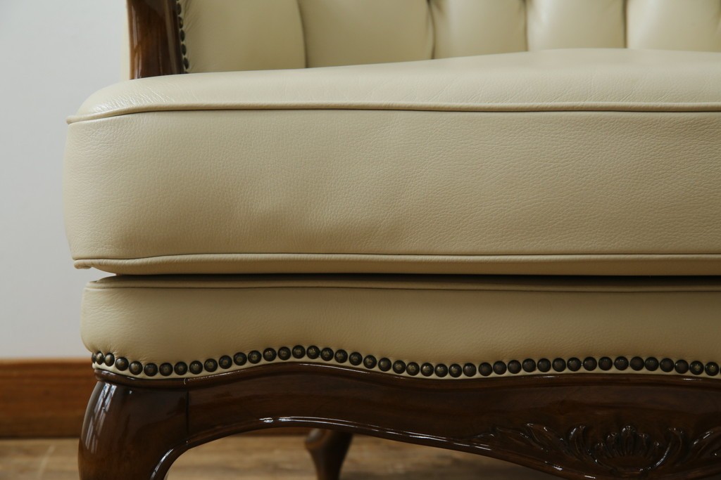 中古　美品　モリシゲ(MORISHIGE/森繁)　ロイヤルクィーン　優雅なデザインが魅力的な1Pソファ　定価約108万9千円　(R-065423)