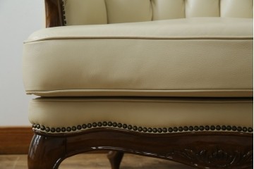 中古　美品　モリシゲ(MORISHIGE/森繁)　ロイヤルクィーン　優雅なデザインが魅力的な1Pソファ　定価約108万9千円　(R-065423)