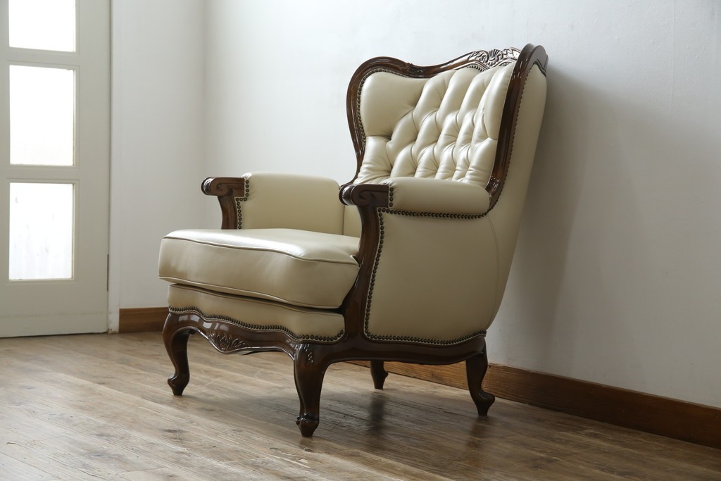 中古　美品　モリシゲ(MORISHIGE/森繁)　ロイヤルクィーン　優雅なデザインが魅力的な1Pソファ　定価約108万9千円　(R-065423)