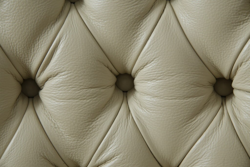 中古　美品　モリシゲ(MORISHIGE/森繁)　ロイヤルクィーン　優雅なデザインが魅力的な1Pソファ　定価約108万9千円　(R-065423)