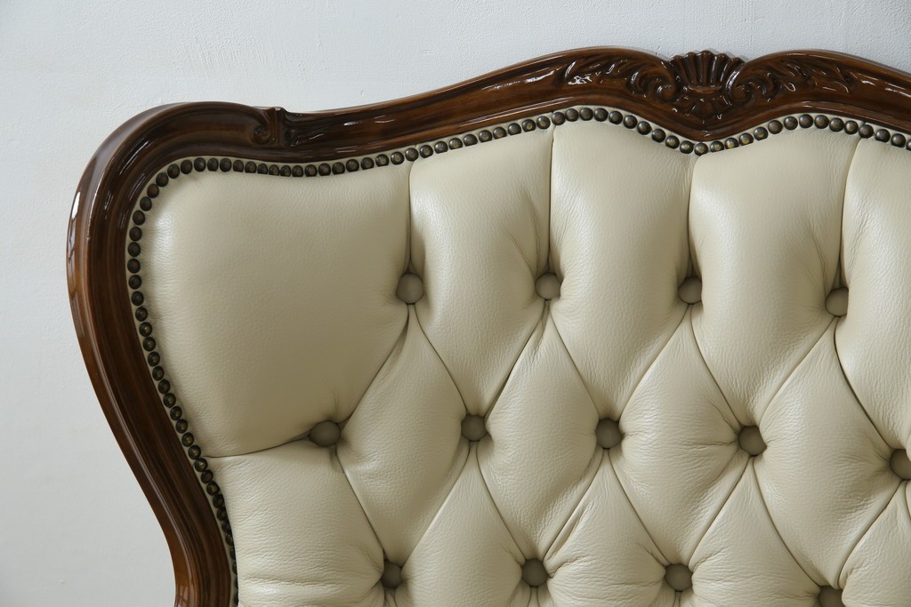 中古　美品　モリシゲ(MORISHIGE/森繁)　ロイヤルクィーン　優雅なデザインが魅力的な1Pソファ　定価約108万9千円　(R-065423)