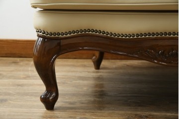 中古　美品　モリシゲ(MORISHIGE/森繁)　ロイヤルクィーン　優雅なデザインが魅力的な1Pソファ　定価約108万9千円　(R-065423)