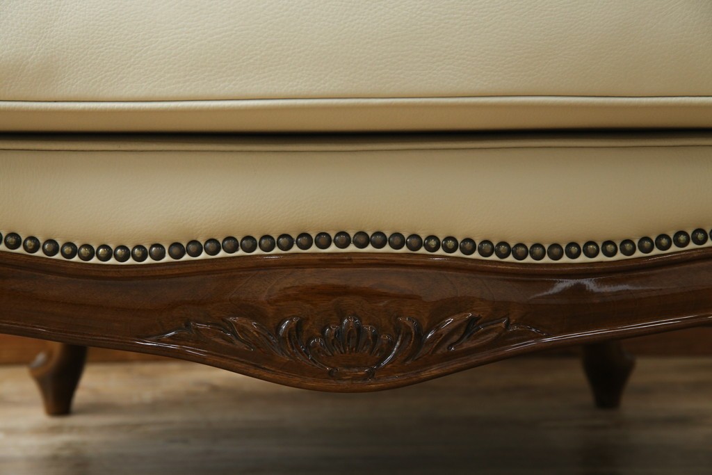 中古　美品　モリシゲ(MORISHIGE/森繁)　ロイヤルクィーン　優雅なデザインが魅力的な1Pソファ　定価約108万9千円　(R-065423)