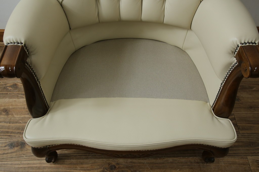 中古　美品　モリシゲ(MORISHIGE/森繁)　ロイヤルクィーン　優雅なデザインが魅力的な1Pソファ　定価約108万9千円　(R-065423)