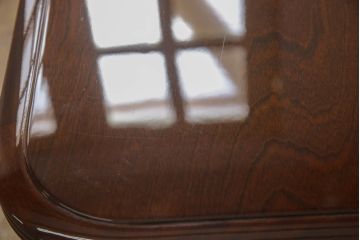 中古　美品　モリシゲ(MORISHIGE/森繁)　フローラ　濃い木色で落ち着いた空間を演出するサイドテーブル(コーヒーテーブル、カフェテーブル、ローテーブル)(定価約11万9千円)(R-065425)