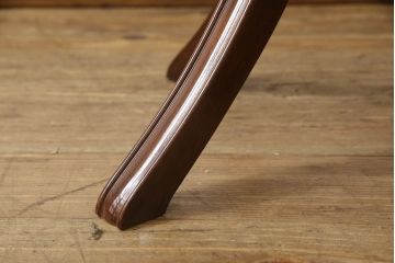 中古　美品　モリシゲ(MORISHIGE/森繁)　フローラ　濃い木色で落ち着いた空間を演出するサイドテーブル(コーヒーテーブル、カフェテーブル、ローテーブル)(定価約11万9千円)(R-065425)