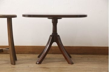 中古　美品　モリシゲ(MORISHIGE/森繁)　フローラ　濃い木色で落ち着いた空間を演出するサイドテーブル(コーヒーテーブル、カフェテーブル、ローテーブル)(定価約11万9千円)(R-065425)