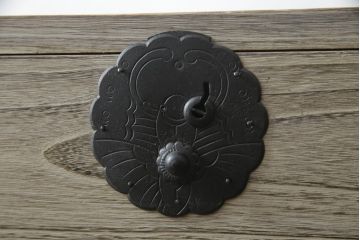 和製アンティーク　美品!!　専門店で再生済み　木の色味がシックな印象の総桐箪笥(整理箪笥、総桐たんす、引き出し、和タンス、衣装箪笥)(R-065433)