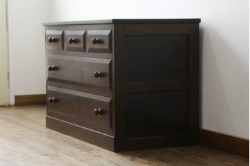 中古　美品　松本民芸家具　天板リメイク　和・洋どちらにも取り入れやすい!シックな佇まいが魅力のローチェスト(ローボード、テレビ台、サイドチェスト、引き出し)(R-065434)
