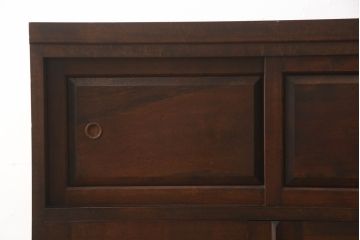 中古　美品　松本民芸家具　脚(台輪)付きリメイク　直線的なデザインがシックな印象を醸し出す着物箪笥キャビネット(和タンス、着物箪笥、衣装箪笥、戸棚、収納棚)(R-065435)