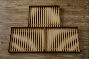 中古　岩谷堂箪笥　No.96　雪国　和の趣き漂う格子引き戸の茶箪笥　定価約62万円　(R-065444)