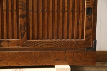 中古　岩谷堂箪笥　No.96　雪国　和の趣き漂う格子引き戸の茶箪笥(食器棚、茶棚、茶タンス、収納棚、戸棚、キャビネット、上下バラ売り可能)(定価約62万円)(R-065444)