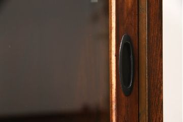 中古　岩谷堂箪笥　No.364　高級感のある和の雰囲気を高める三尺茶箪笥(茶棚、茶タンス、収納棚、戸棚、飾り棚、サイドキャビネット)(定価約52万円)(R-065446)