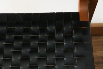 中古　極美品　arflex(アルフレックス)　NT SLIM(エヌティー スリム)　本革(レザー)　スタイリッシュなデザインが魅力のアームレスチェア(ダイニングチェア、椅子、イス)(R-065451)