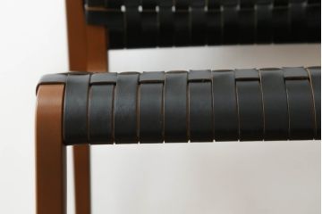 中古　極美品　arflex(アルフレックス)　NT SLIM(エヌティー スリム)　本革(レザー)　スタイリッシュなデザインが魅力のアームレスチェア(ダイニングチェア、椅子、イス)(R-065451)