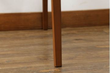 中古　極美品　arflex(アルフレックス)　NT SLIM(エヌティー スリム)　本革(レザー)　スタイリッシュなデザインが魅力のアームレスチェア(ダイニングチェア、椅子、イス)(R-065451)